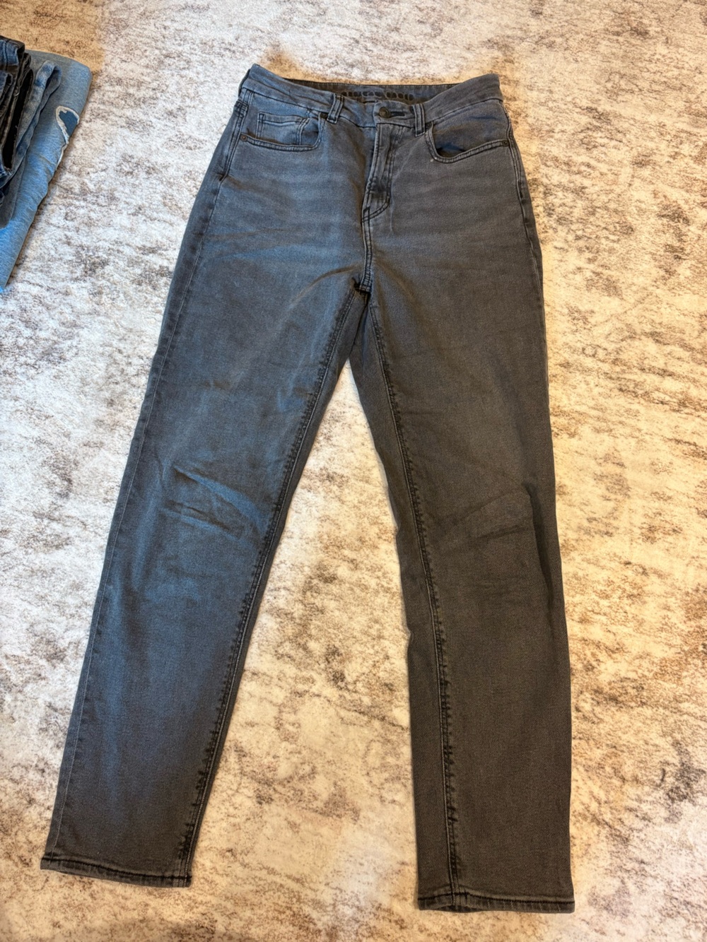 American Eagle Outfitters High-Rise Mom Jeans Washed Black